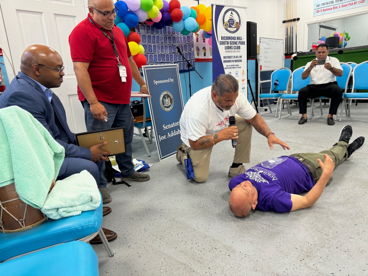 Senator Addabbo completes Narcan summer training at South Ozone Park with over 60 participants – QNS