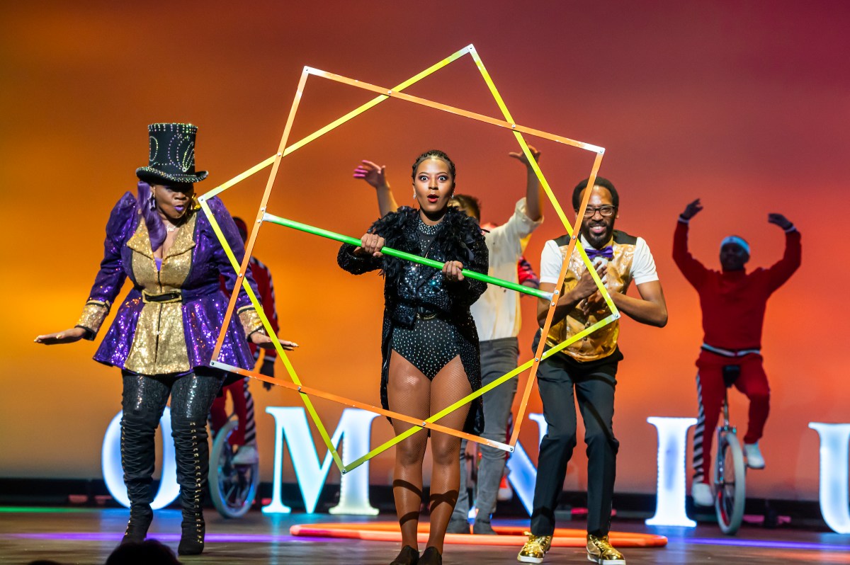 Omnium Circus brings accessible, family-friendly spectacle to Queens Theatre Nov. 8-10