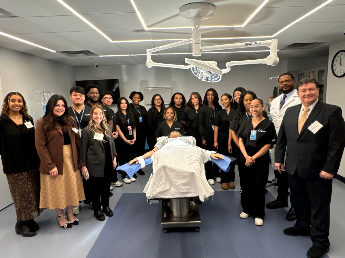 Plaza College unveils $1 million surgical tech training center in Forest Hills