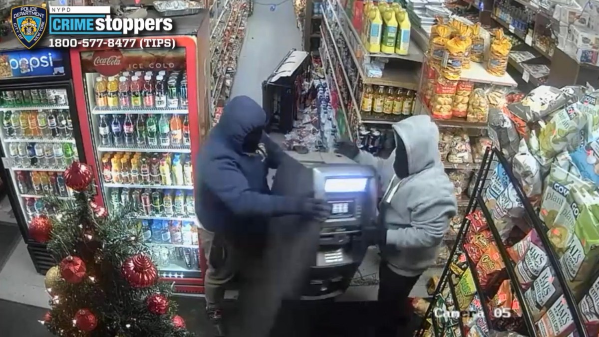 Thieves caught on camera stealing ATM from East Elmhurst store, one of nearly 50 heists by same crew: NYPD