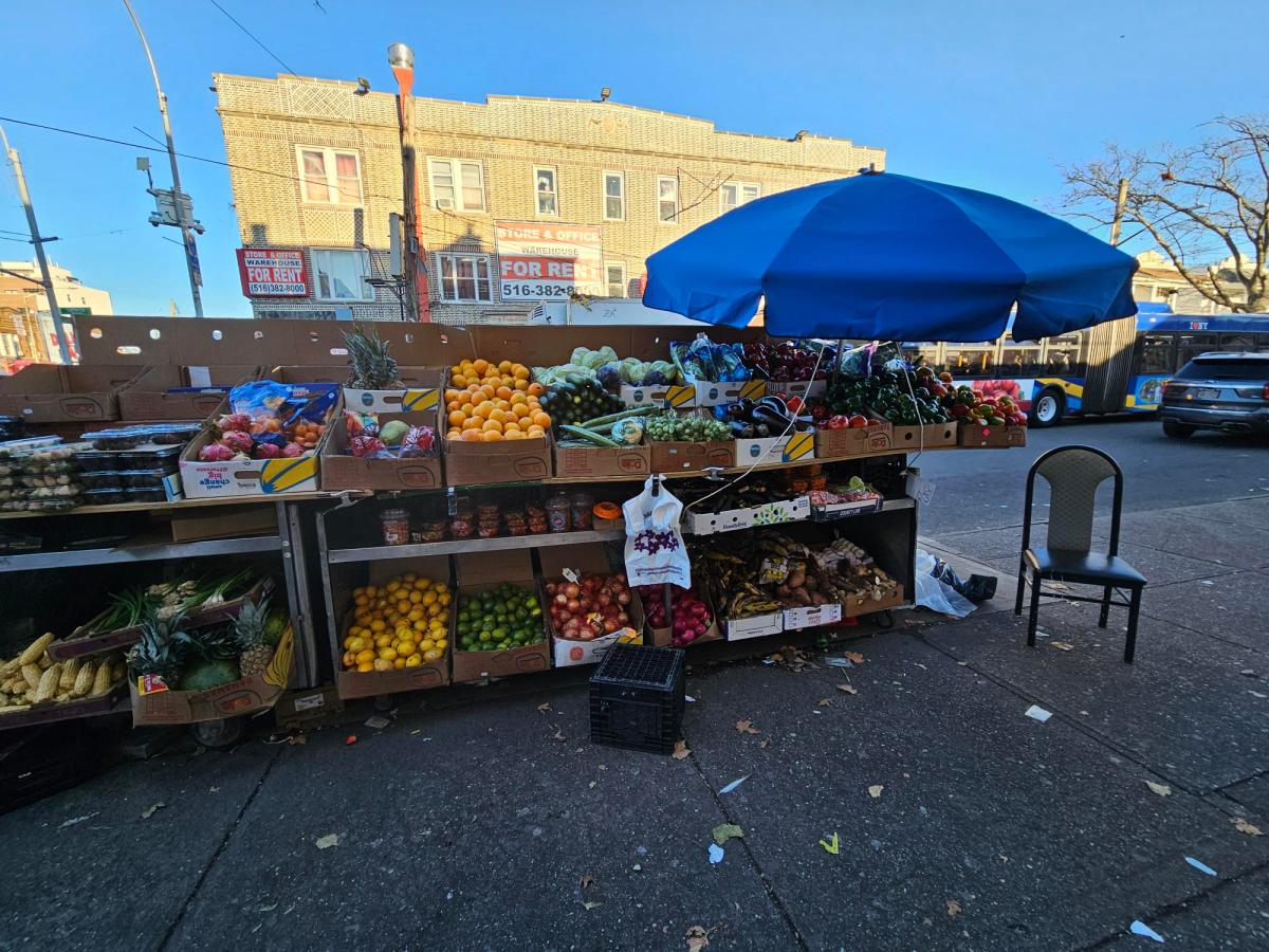 This area on Liberty Avenue and Lefferts Boulevard was penalized for being an abandoned, unpermitted Mobile Food Vending Operation. (3,000 pounds of produce confiscated & donated).BEFORE