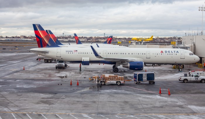 laguardia airport