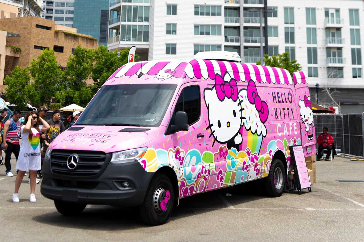 hello kitty cafe truck