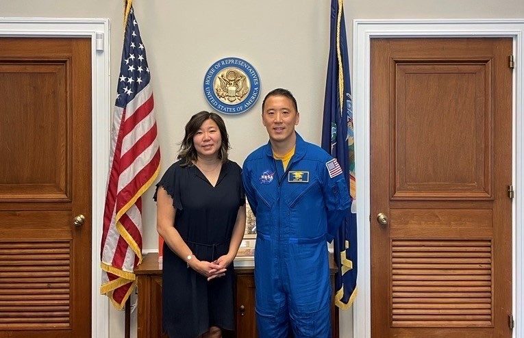 Meng welcomed astronaut Jonny Kim
