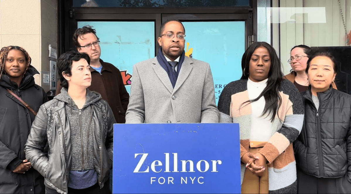 State Sen. Myrie calls on City Hall to restore extended pre-K pilot at Astoria rally - QNS