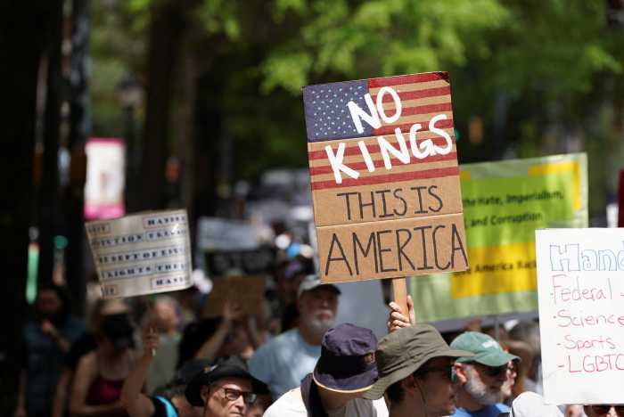 queens says no kings