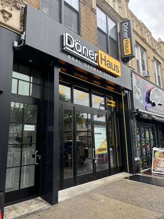 Döner Haus Bayside exterior 1