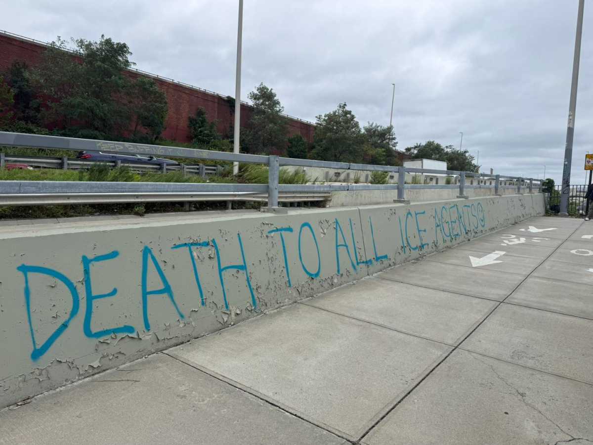 Anti-ICE graffiti appeared on the Kosciuszko Bridge last Friday. Photo: Council Member Robert Holden Facebook.
