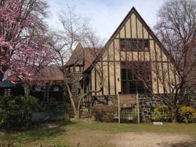 Church-in-the-Gardens-Community-House-50-Ascan-Ave-2