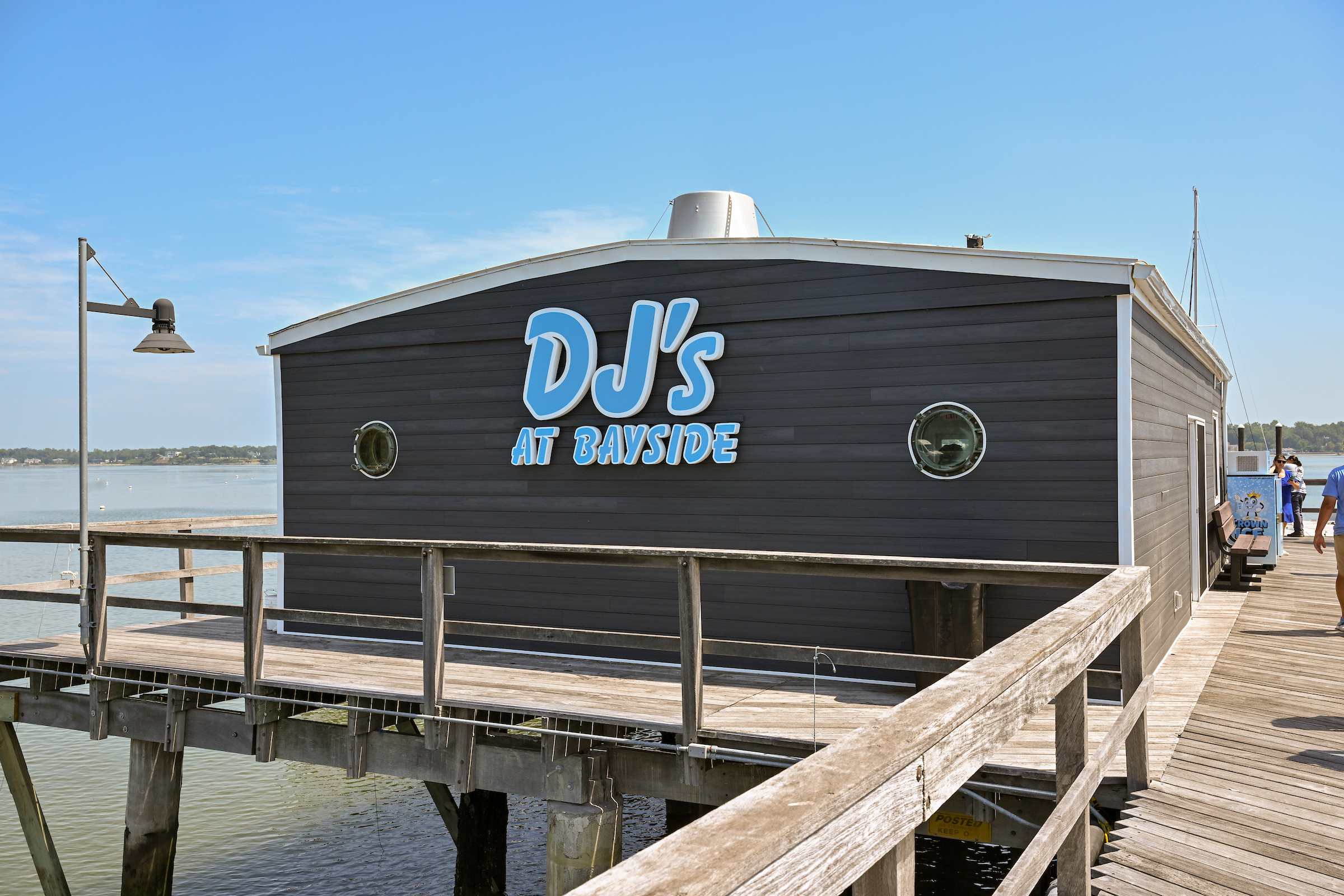 DJ's at Bayside is a new café at the Bayside Marina.