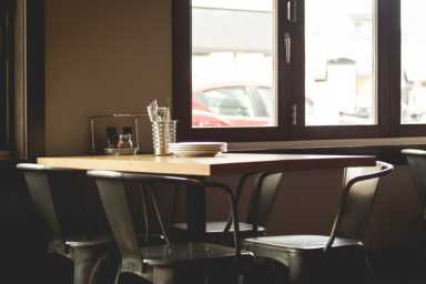 Diner-Table-Unsplash