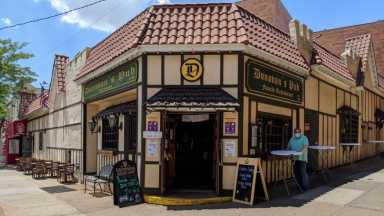 Donovans-Irish-Pub-located-at-57-24-Roosevelt-Ave