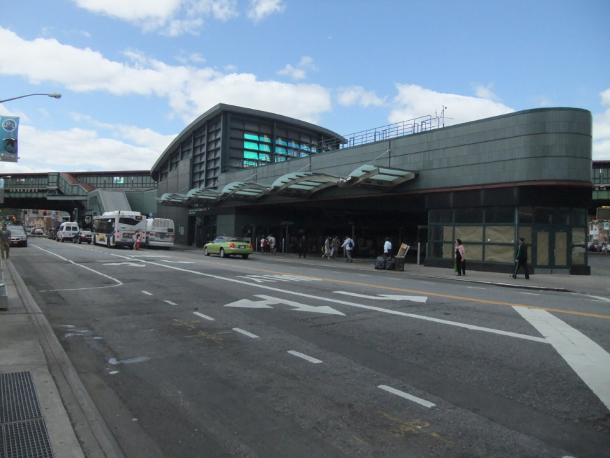 Jackson_Heights-Roosevelt_Avenue_Terminal-1