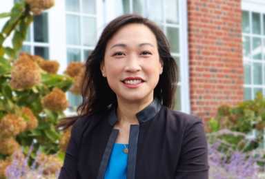 Linda-Lee-Campaign-Shot-700×475-1