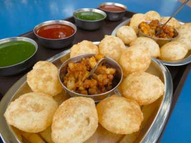 Pani_puri_Gol_Gappa_Foods_of_India