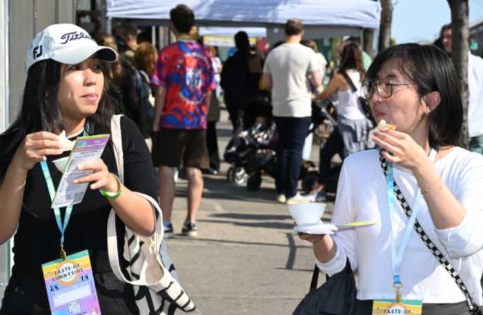 Participants at the food crawl. Photo by Ramy Mahmoud