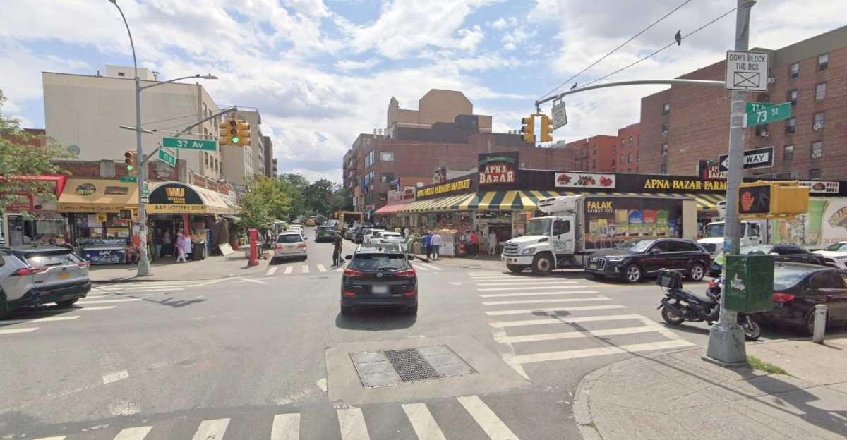 apna-bazar-37th-ave