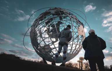 queens-globe-2