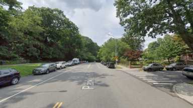 the-intersection-of-Park-Lane-South-and-Mayfair-Road