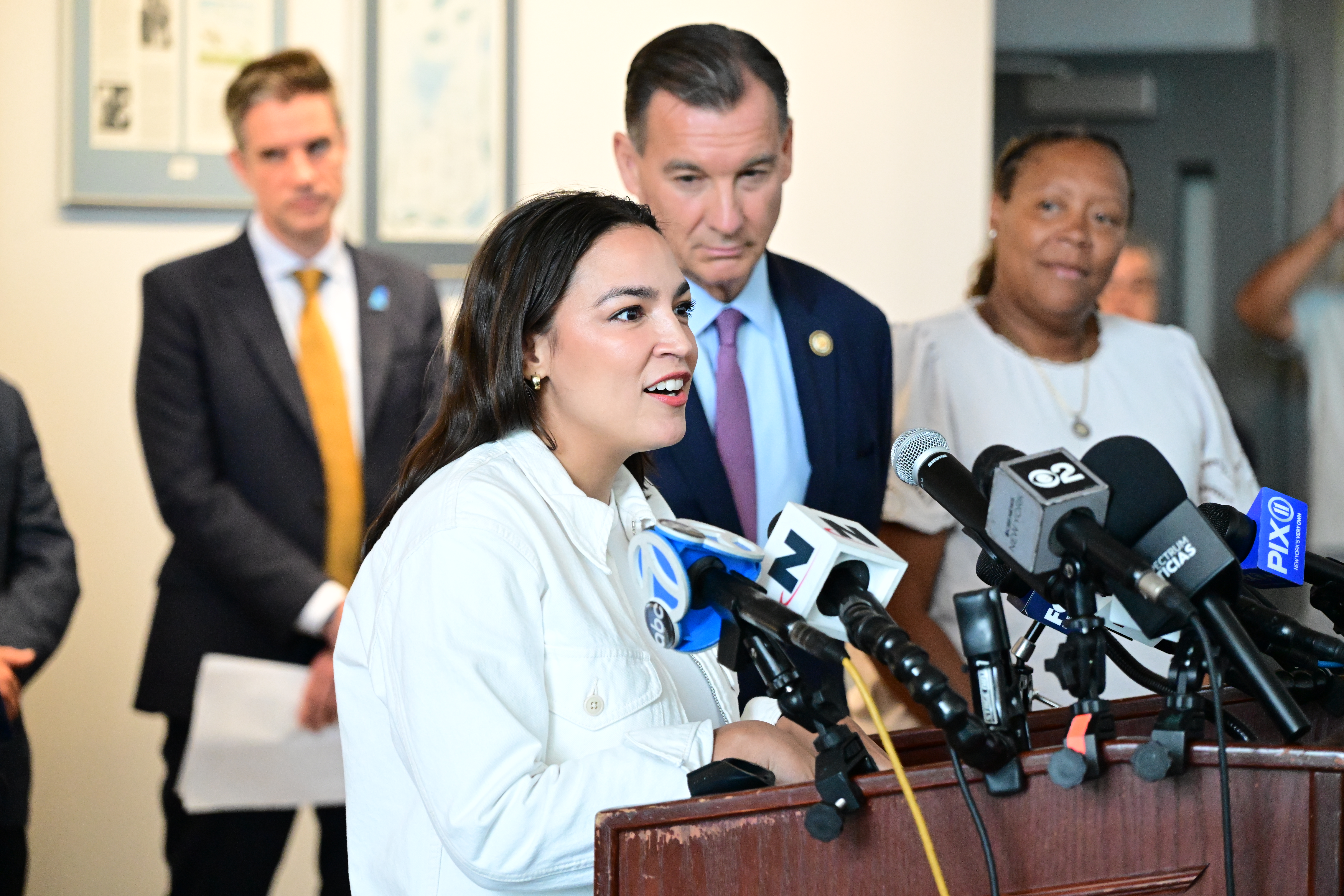U.S. Reps. Alexandria Ocasio-Cortez and Tom Suozzi praised the new expanded air traffic controller training program at Vaughn College in July.