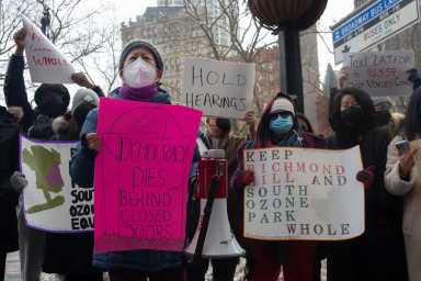 013122_reistrict_protest_4