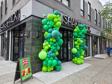 Shake Shack celebrated its Sunnyside grand opening on Wednesday. Photo: Shane O'Brien.