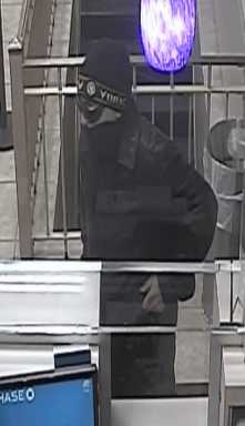 3549-16-114Pct-Att-bank-robbery-12-14-16-Photo1