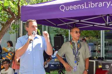 State Sen. Mike Gianaris with QPL President and CEO Dennis Walcott. Photo courtesy of State Sen. Mike Gianaris.