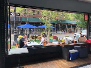 Claret-Outdoor-Dining