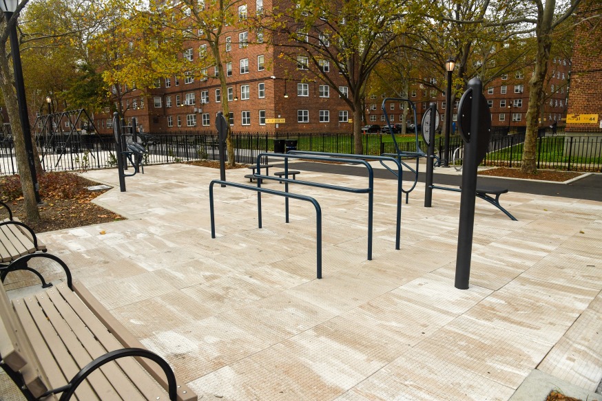 ravenswood playground