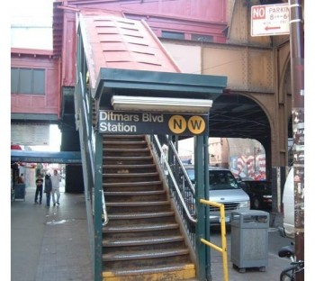 Ditmars_Blvd_Station_Entrance-Astoria-350×312-3