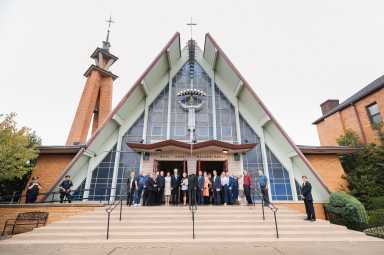 Lithuanian President Gitanas Nausėdam, First Lady Diana Nausėdienė and members of the Maspeth community at Transfiguration Church on Thursday. Photo: Gitanas Nausėdam X account.