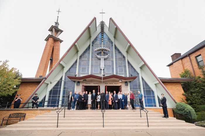 Lithuanian President Gitanas Nausėdam, First Lady Diana Nausėdienė and members of the Maspeth community at Transfiguration Church on Thursday. Photo: Gitanas Nausėdam X account.