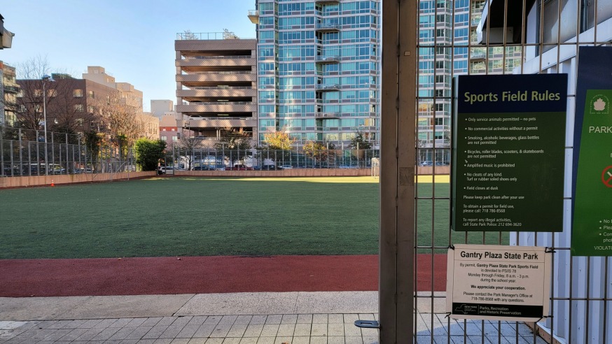  Gantry Plaza State Park Sports Field (Photo: Michael Dorgan, Queens Post)