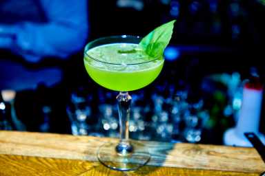 Bright green cocktail, a good idea to celebrate St. Patrick’s Day