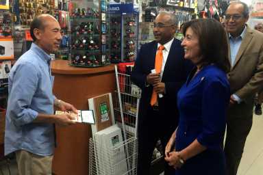 Hochul_tours_JACKSONHTS_crop