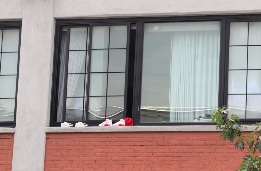 Long Island City migrant shelter (Photo by Michael Dorgan)