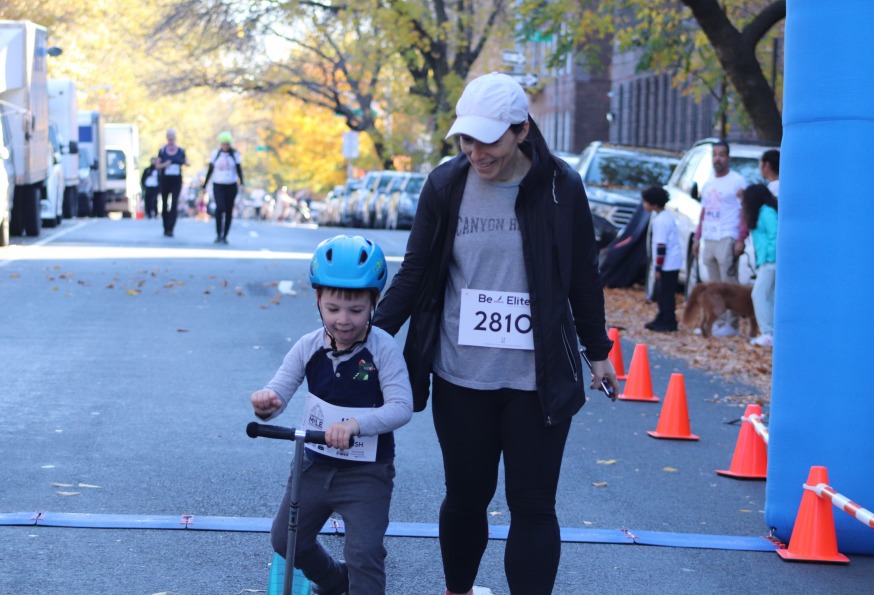 Sunnyside Mile 2022 (Photo: Michael Dorgan, Queens Post)