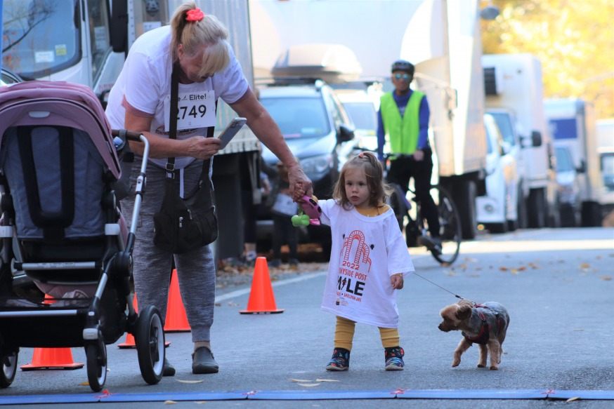 Sunnyside Mile 2022 (Photo: Michael Dorgan, Queens Post)