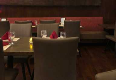 Indoor-Dining-QueensPost