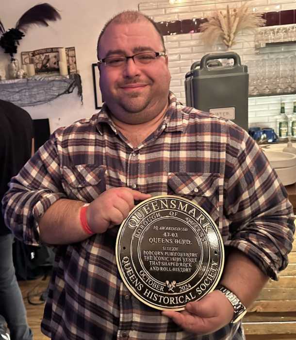 The office of Queens Borough President Donovan Richards has appointed Whitestone resident Jason Antos as Queens Borough Historian.