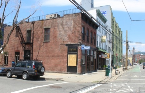 LIC-Bar-breakin-465×2991-1