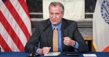 Mayor-Bill-de-Blasio-holds-a-press-conference-in-the-Blue-Room-at-City-Hall-on-Sunday-April-26-2020.-Michael-Appleton_Mayoral-Photography-Office