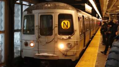 N-train-pulling-into-Queensboro-Plaza-Photo-by-Michael-Dorgan-Queens-Post_918d7c
