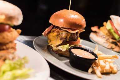 PJ-Horgans-Cheeseburger