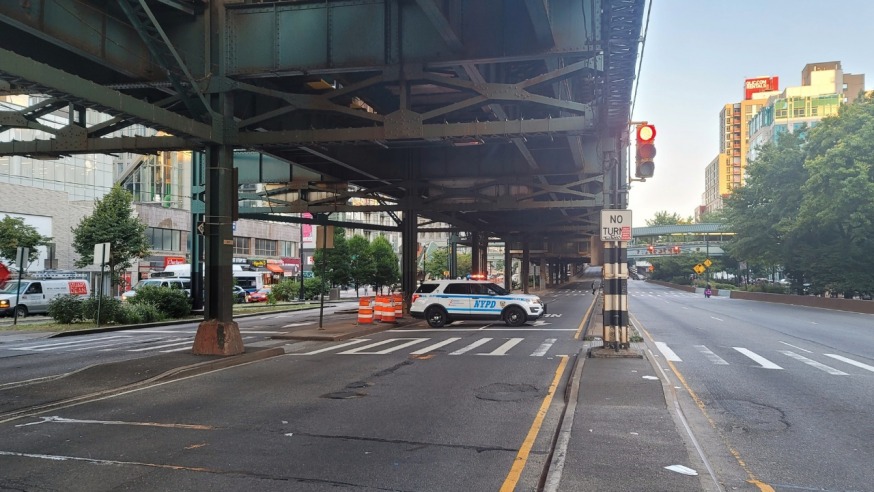 LIC Dirt bike (Photo: Michael Dorgan, Queens Post)