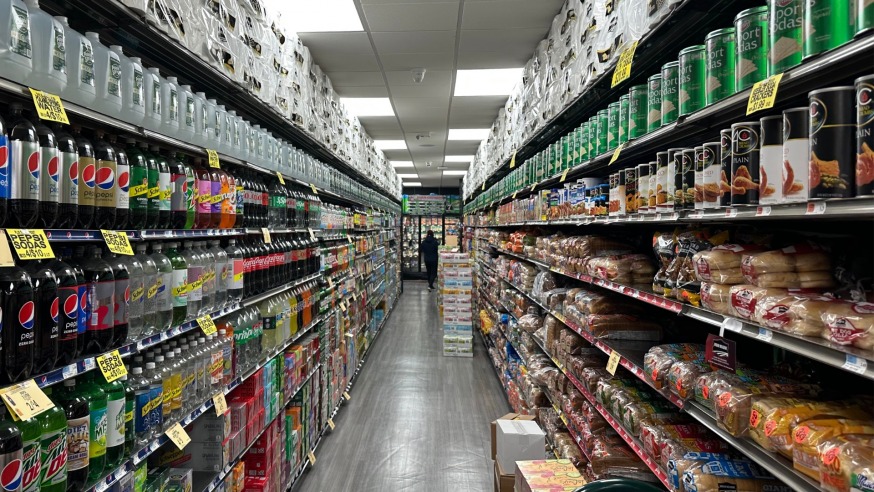 Farm Country Supermarket (Photo Michael Dorgan, Queens Post) (2)