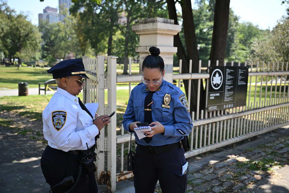 Two men sought in shooting of 14-year-old boy in Rufus King Park in Jamaica on Friday: NYPD - QNS
