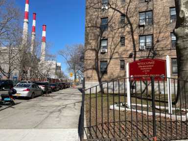Queensbridge-Houses_3bddca