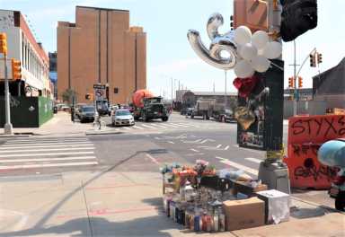 Vickram-Sewsankar-memorial-located-at-Borden-Ave.-and-2nd-St.-Michael-Dorgan-Queens-Post-resize-3